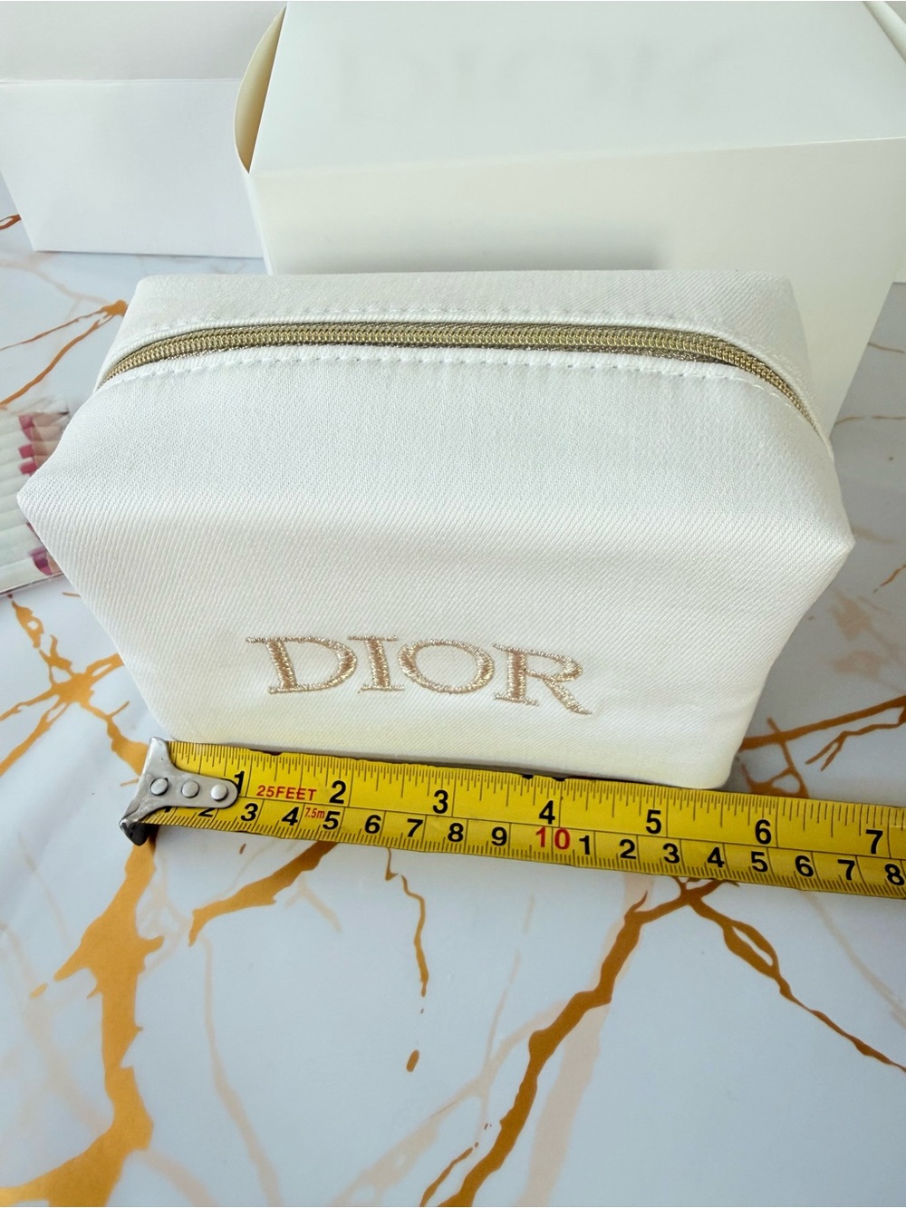 Dior Makeup Pouch White Cosmetic Fabric Pouch with Gold Logo New in Box - Picture 3 of 4